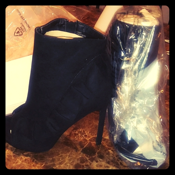 Borati Shoes - Open Toes Ankle Booties